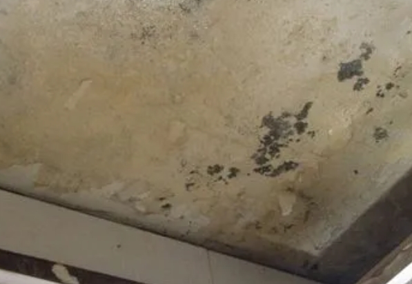 雁塔阳台漏水维修公司分享下雁塔卫生间渗水维修需要注意哪些问题。